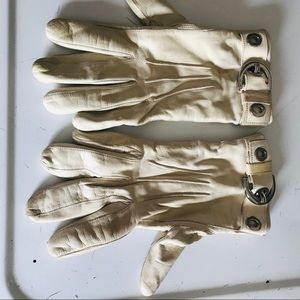 Coach size 6 1/2 cream leather gloves